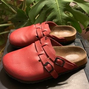 🧺🍓Red Leather Birks by Birkenstock, Size 37 🧺🍓
